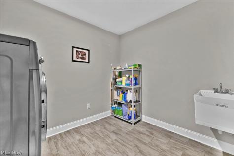 180 Country Meadow Lane Wadsworth OH 44281