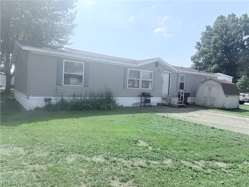 1241 N Park Circle Brookfield OH 44403