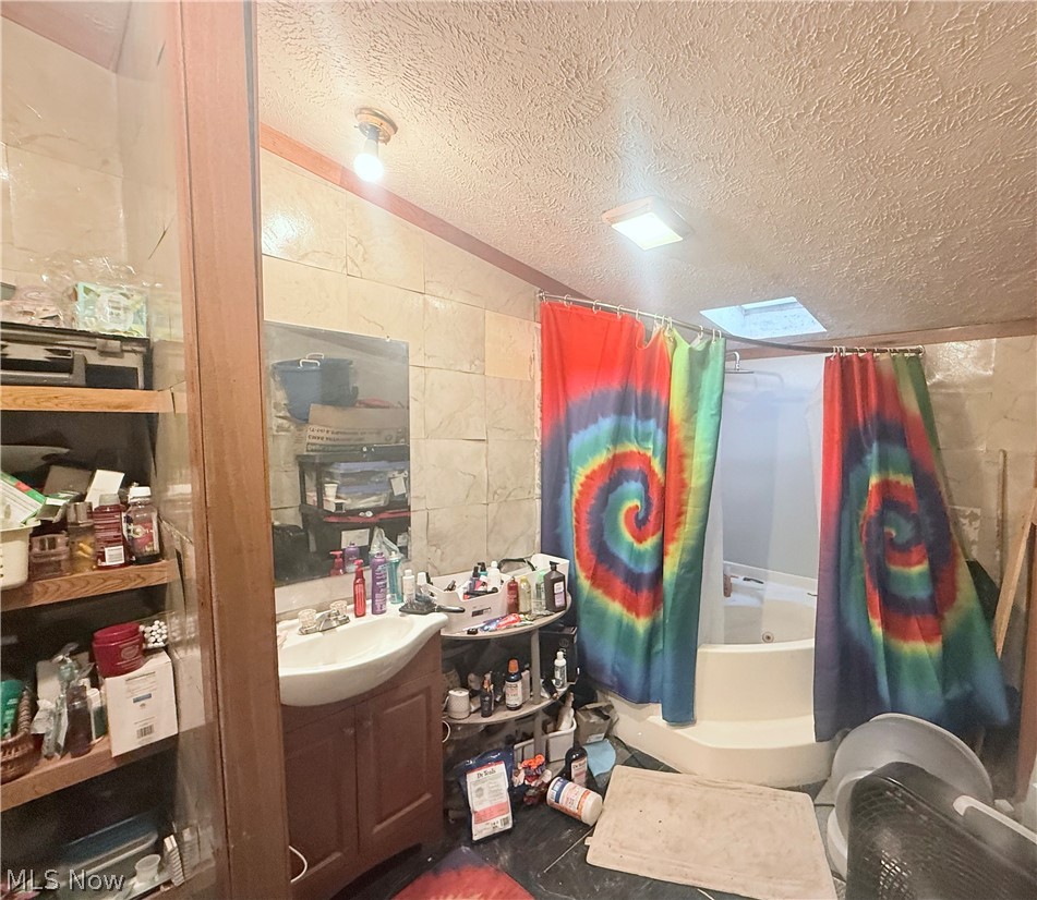 1241 N Park Circle Brookfield OH 44403