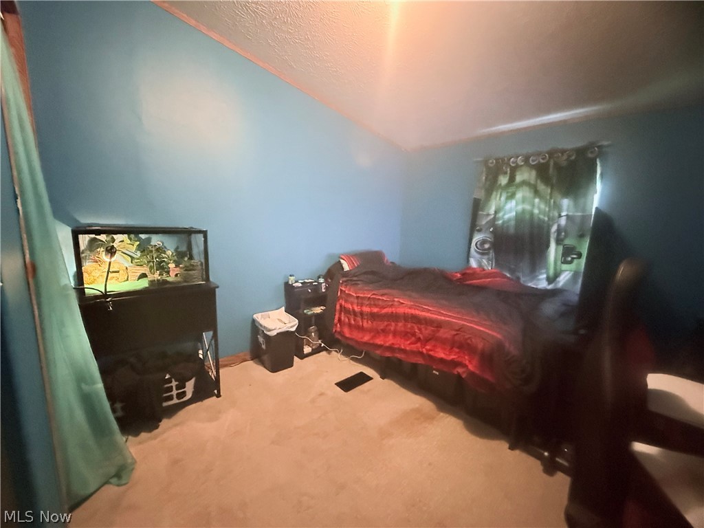 1241 N Park Circle Brookfield OH 44403