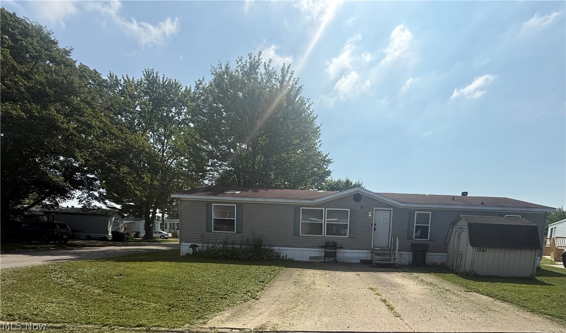 1241 N Park Circle Brookfield OH 44403
