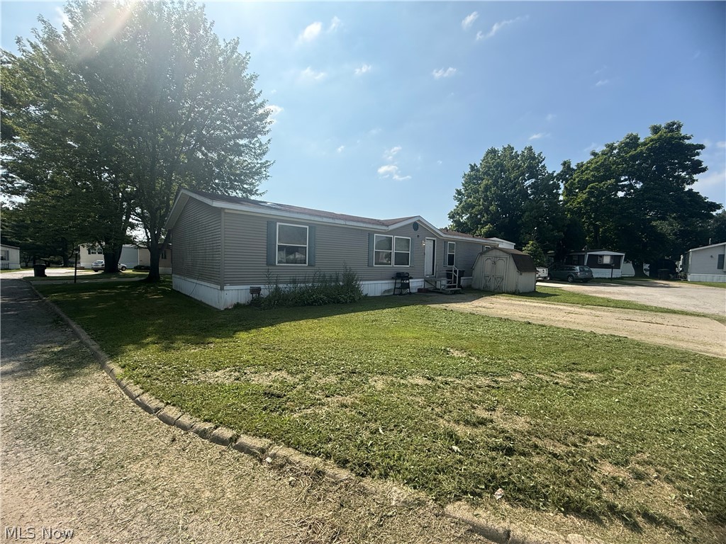 1241 N Park Circle Brookfield OH 44403