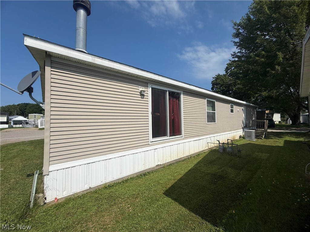 1241 N Park Circle Brookfield OH 44403