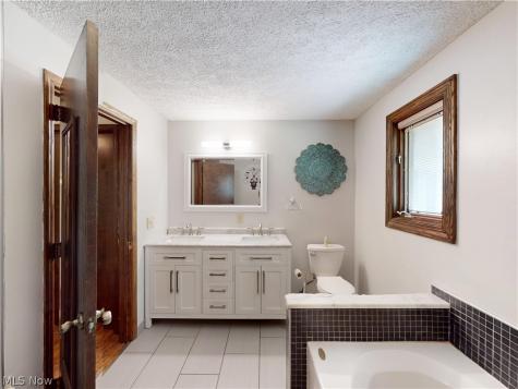 5484 Vermouth Street NW North Canton OH 44720
