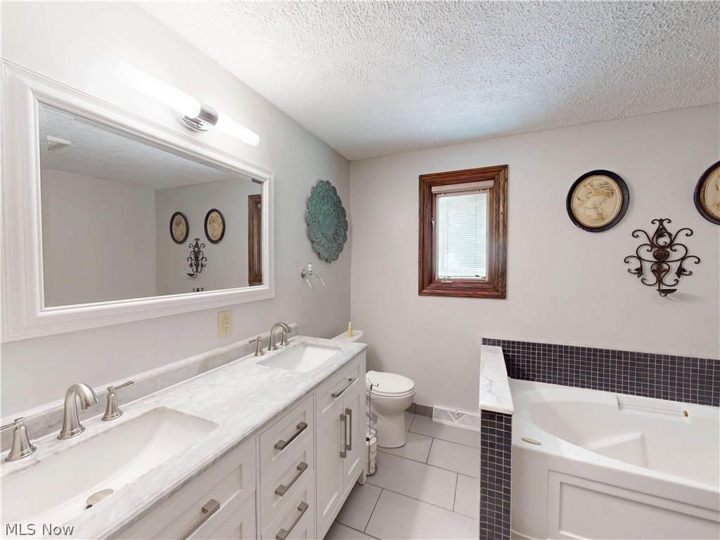 5484 Vermouth Street NW North Canton OH 44720