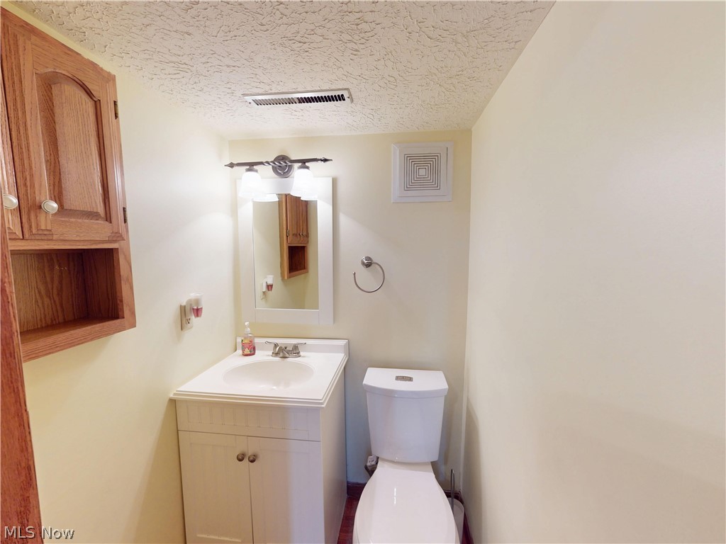 5484 Vermouth Street NW North Canton OH 44720
