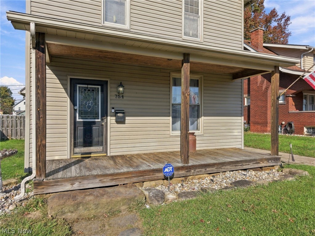 754 2nd Street SE New Philadelphia OH 44663
