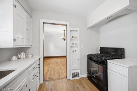 396 E 214th Street Euclid OH 44123
