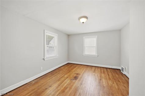 396 E 214th Street Euclid OH 44123