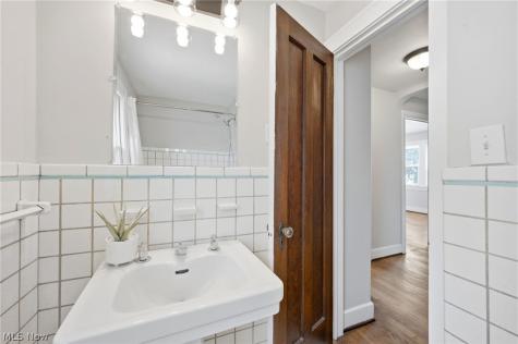 396 E 214th Street Euclid OH 44123