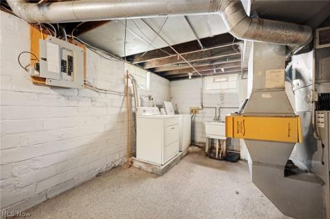 396 E 214th Street Euclid OH 44123