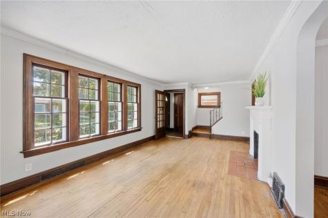 396 E 214th Street Euclid OH 44123