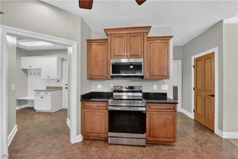 4066 Knollbrook Drive Norton OH 44203
