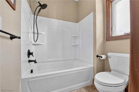 4066 Knollbrook Drive Norton OH 44203