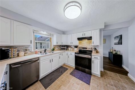 487 West Street Wadsworth OH 44281