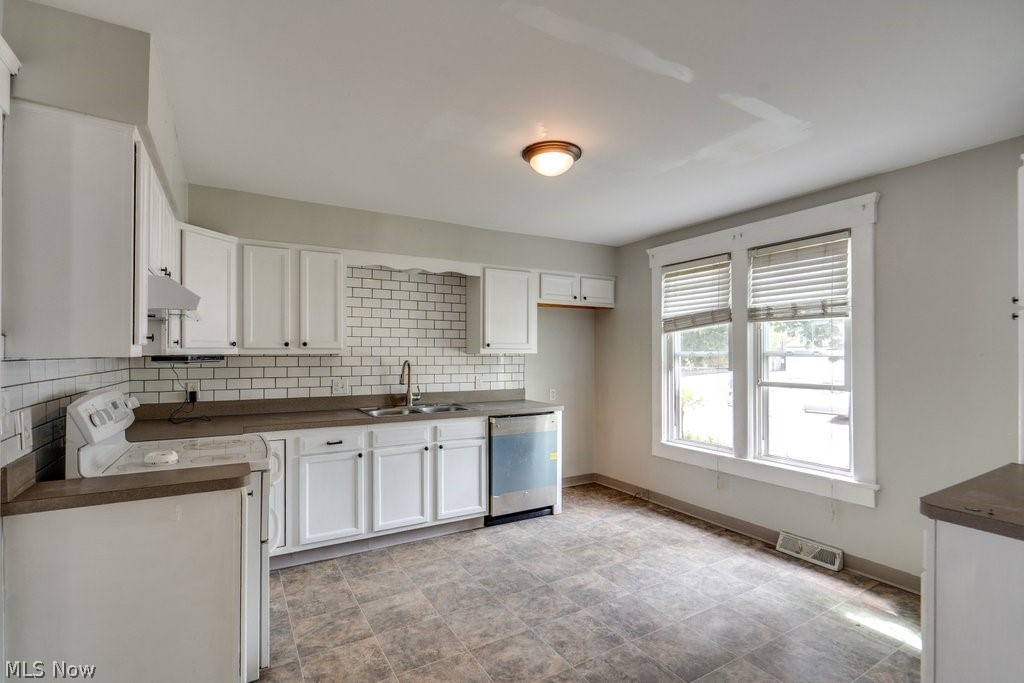 123 7th Street NW Barberton OH 44203