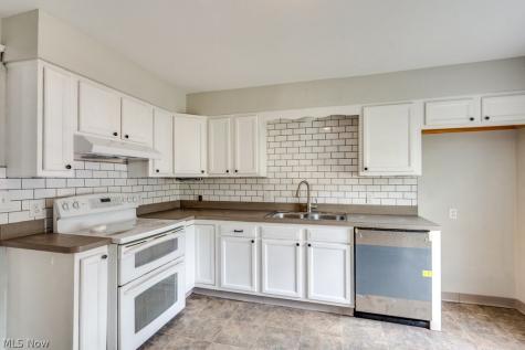 123 7th Street NW Barberton OH 44203