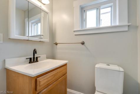 123 7th Street NW Barberton OH 44203