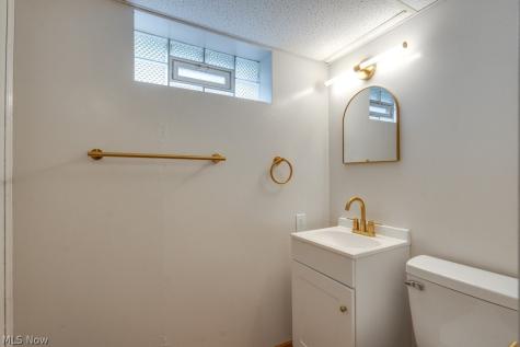 123 7th Street NW Barberton OH 44203