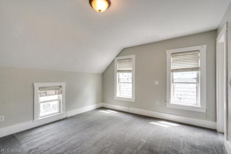 123 7th Street NW Barberton OH 44203