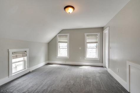 123 7th Street NW Barberton OH 44203