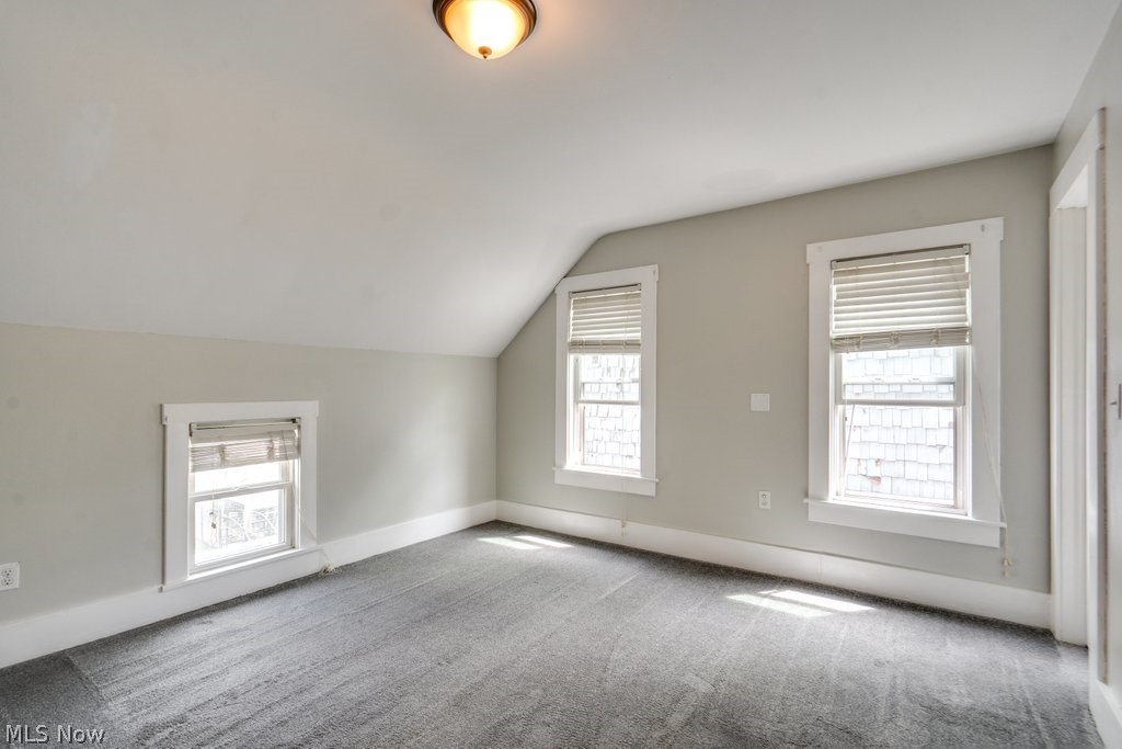 123 7th Street NW Barberton OH 44203
