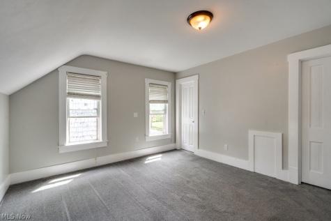 123 7th Street NW Barberton OH 44203