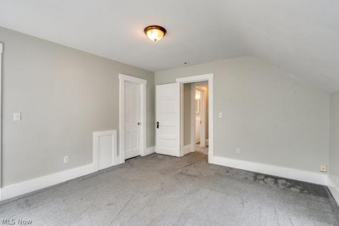 123 7th Street NW Barberton OH 44203