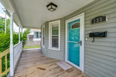 123 7th Street NW Barberton OH 44203