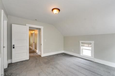 123 7th Street NW Barberton OH 44203