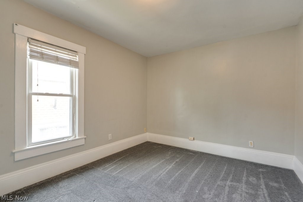 123 7th Street NW Barberton OH 44203