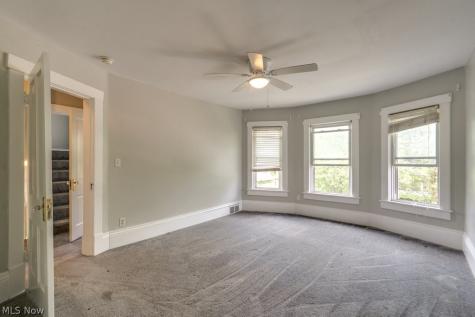 123 7th Street NW Barberton OH 44203