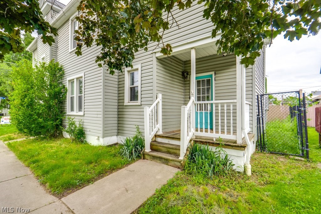 123 7th Street NW Barberton OH 44203