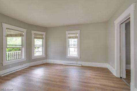 123 7th Street NW Barberton OH 44203