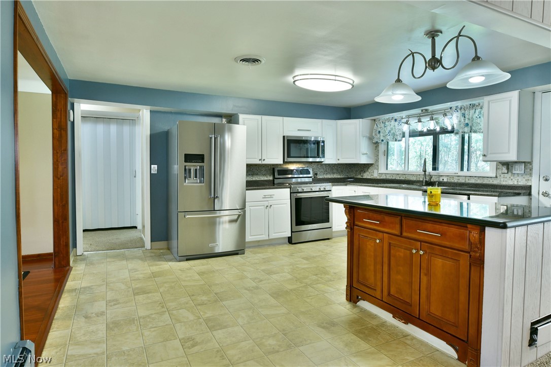 3210 Halsey Drive NE Warren OH 44483