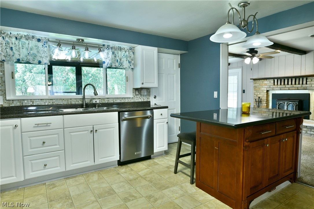 3210 Halsey Drive NE Warren OH 44483