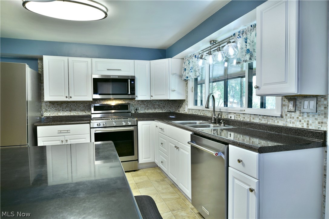 3210 Halsey Drive NE Warren OH 44483