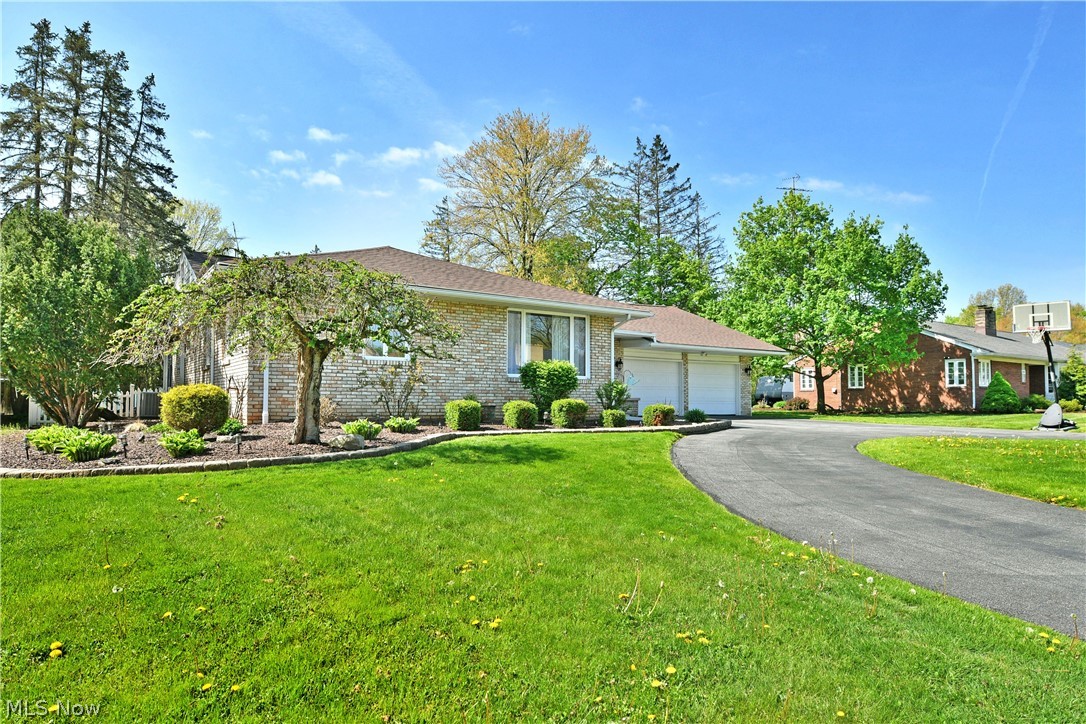 3210 Halsey Drive NE Warren OH 44483