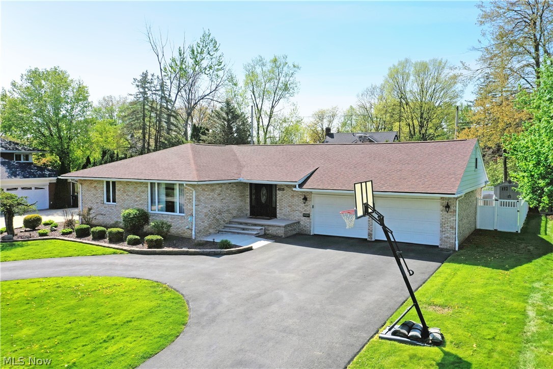 3210 Halsey Drive NE Warren OH 44483
