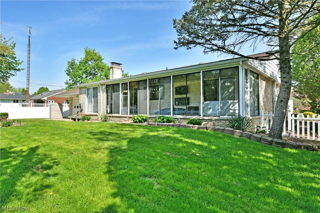 3210 Halsey Drive NE Warren OH 44483