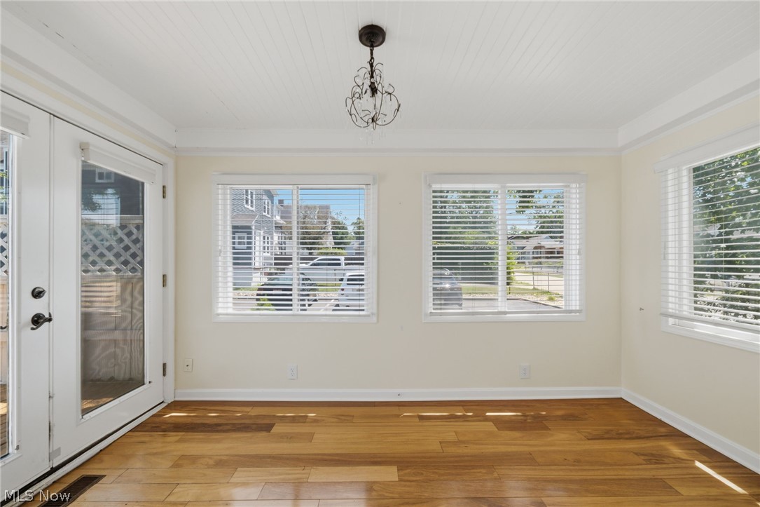 1415 Blossom Park Avenue Lakewood OH 44107