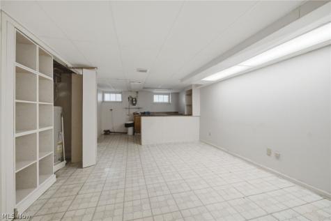 1415 Blossom Park Avenue Lakewood OH 44107
