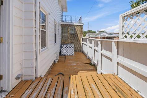 1415 Blossom Park Avenue Lakewood OH 44107
