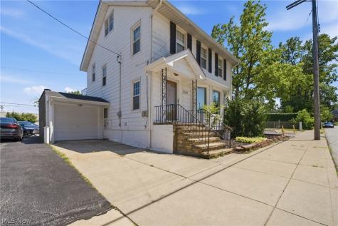 1415 Blossom Park Avenue Lakewood OH 44107