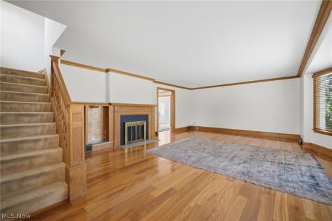 1415 Blossom Park Avenue Lakewood OH 44107
