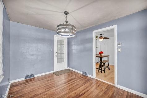 5171 Homewood Avenue Maple Heights OH 44137