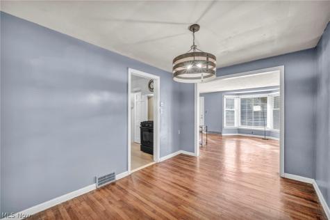 5171 Homewood Avenue Maple Heights OH 44137