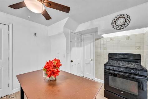 5171 Homewood Avenue Maple Heights OH 44137