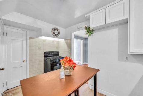 5171 Homewood Avenue Maple Heights OH 44137