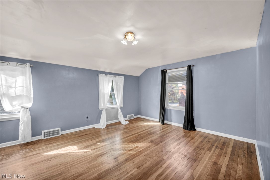 5171 Homewood Avenue Maple Heights OH 44137